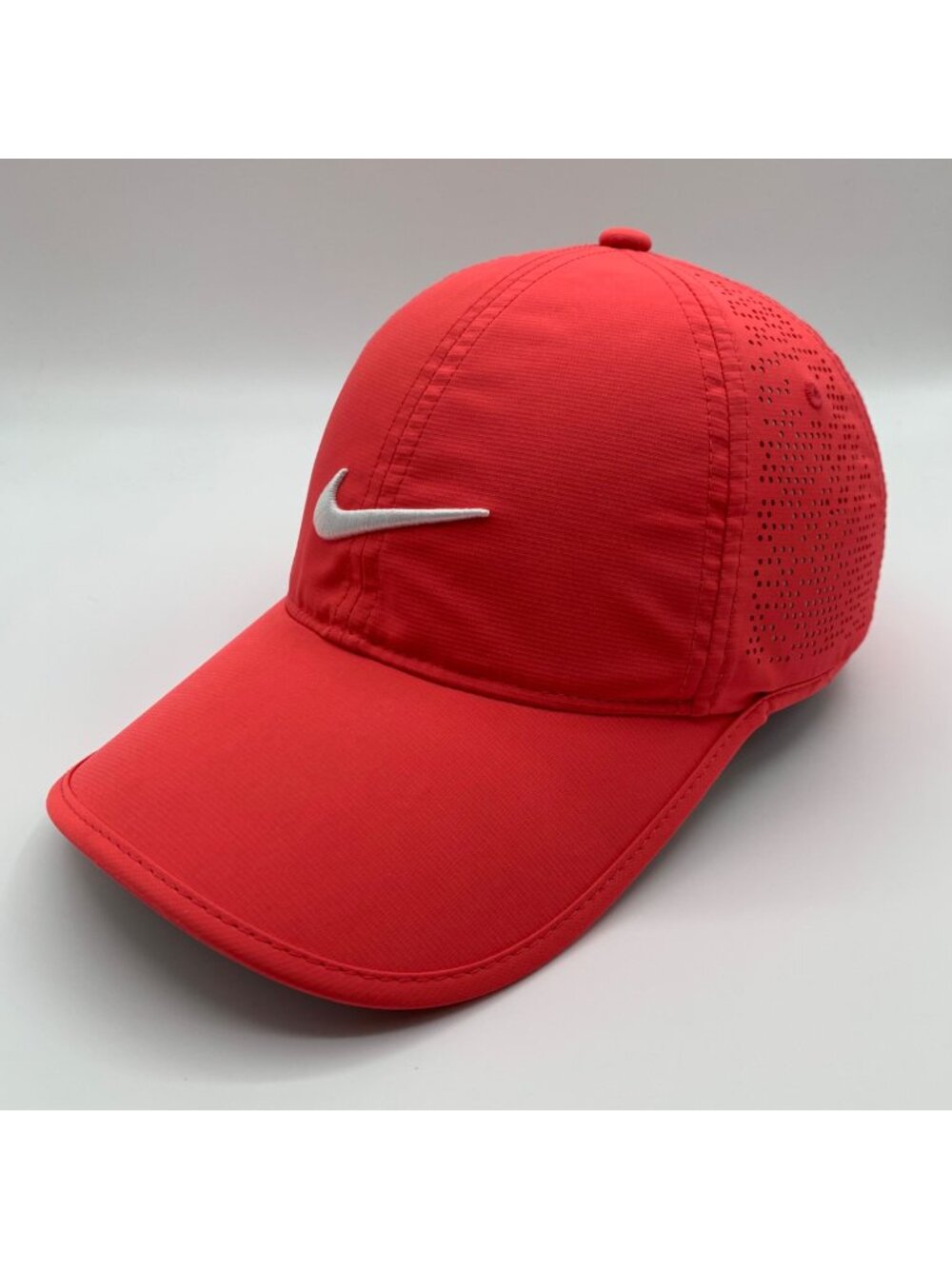 Nike Heritage86 Unisex Pink Athletic Relaxed Fit Strapback Hat 742707-653